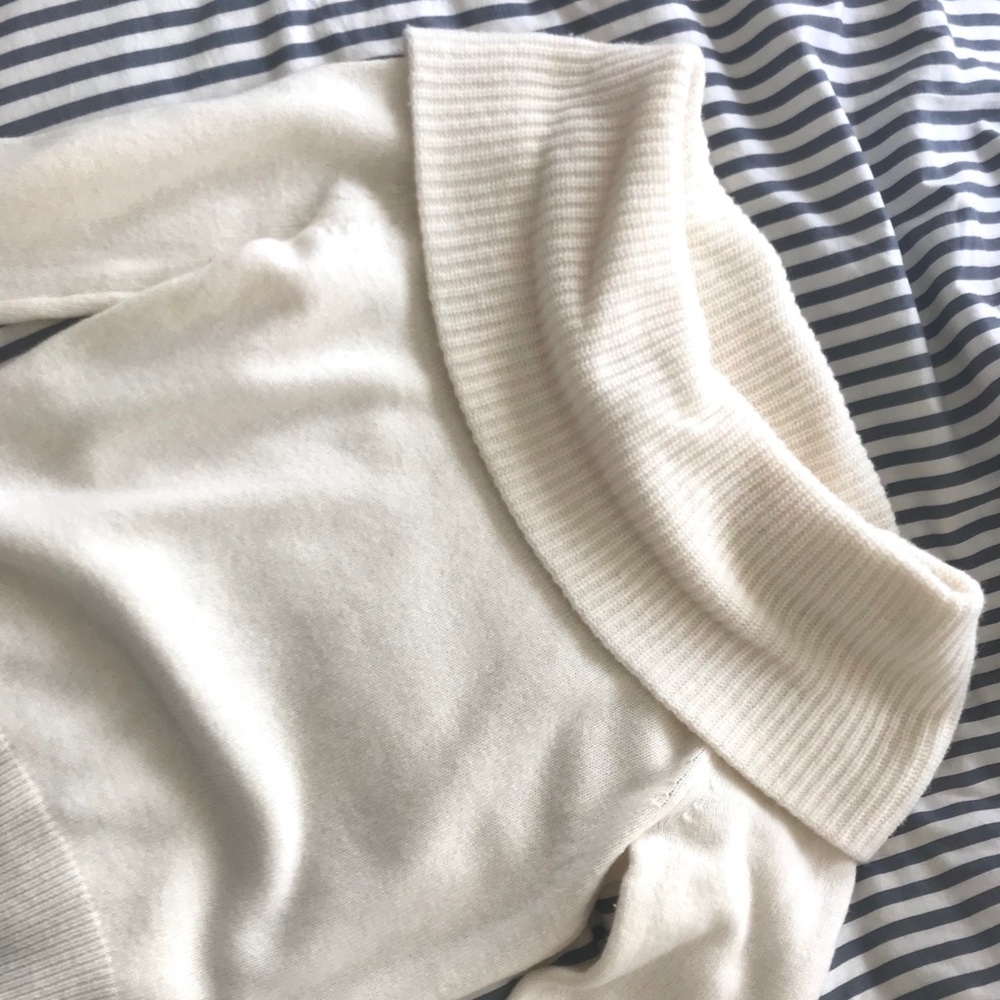 Uniqlo off shoulder sweater!